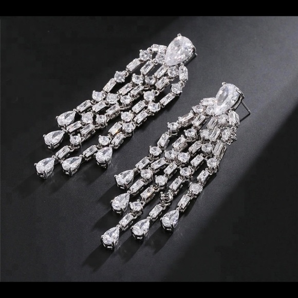 Baguette Strand Chandelier Diamontage™ 11.8 Carat - Picture 4 of 4
